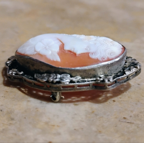 Early 1900s Real Gold Filigree Victorian Shell Cameo Brooch Pendant. 2"x1.5" - Picture 6 of 8